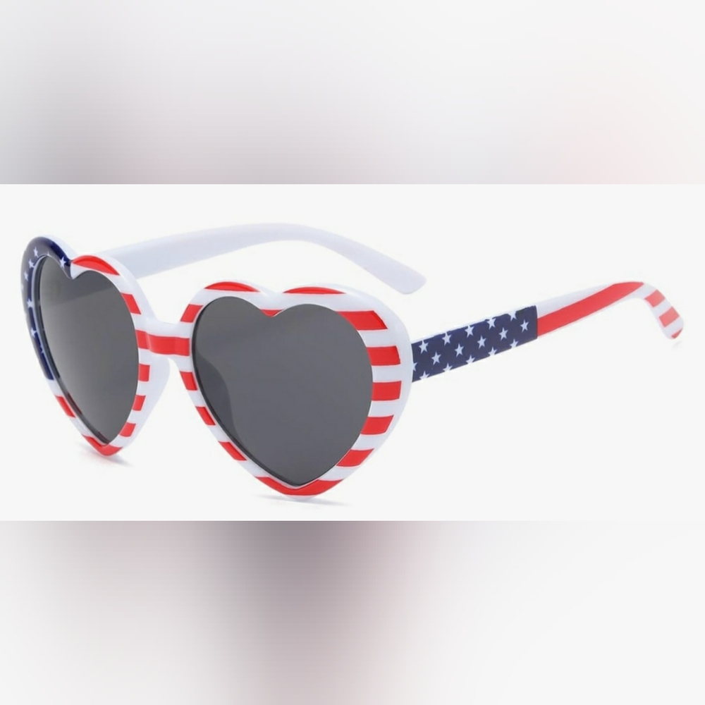 NWT Gleyemor American Flag Heart Shaped Polarized Sunglasses